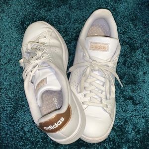 Adidas Advantage Sneaker